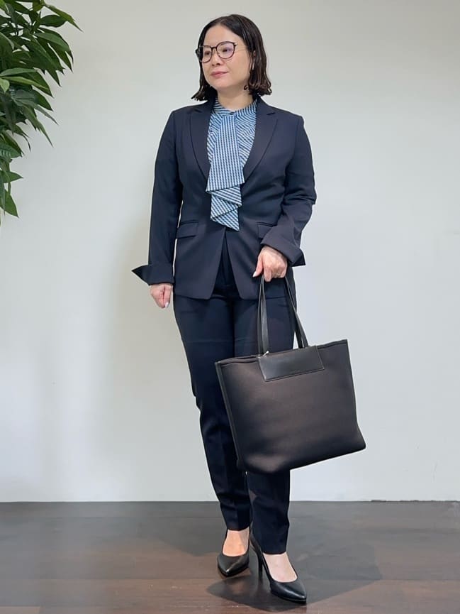 Asamiさんの「UNTITLED｜【洗える通勤スーツ】レジェールギャバ ストレッチテーラードジャケット」を使ったコーディネート