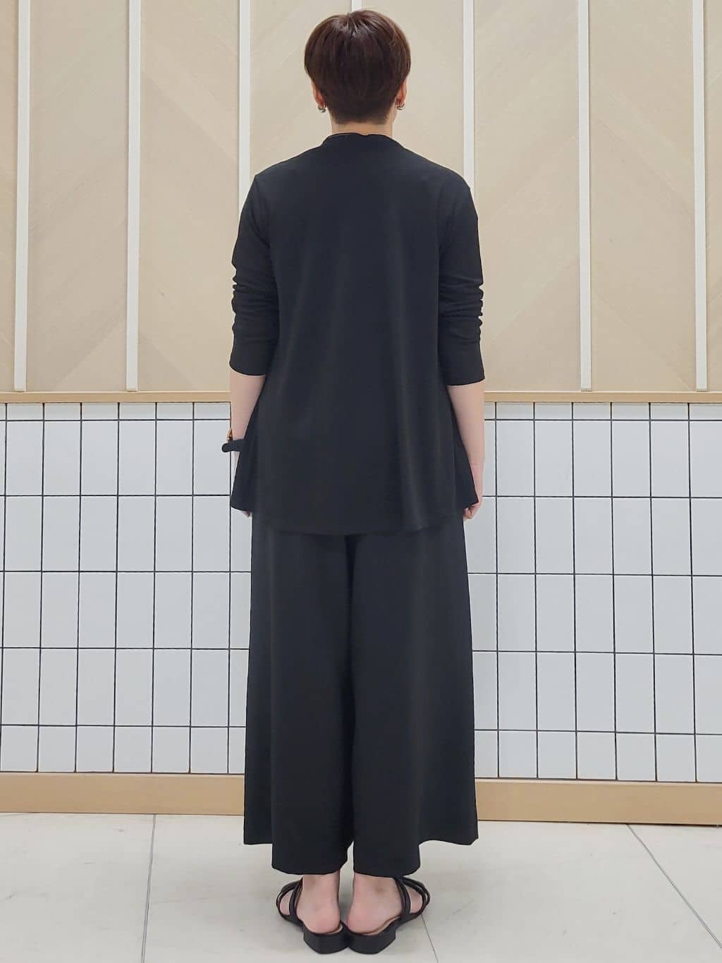 tomoさんの「COUP DE CHANCE｜【洗える】着流しカーディガン」を使ったコーディネート
