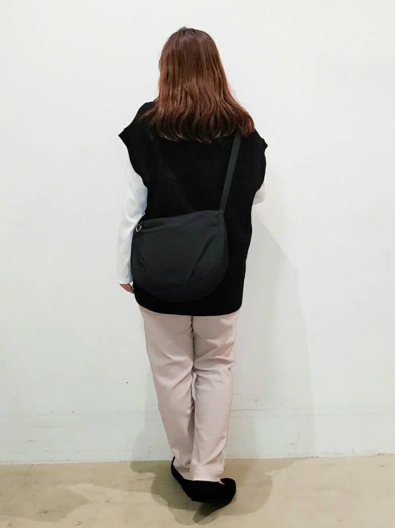 TSUCHIYAさんの「SHOO･LA･RUE｜【SS-3L/無理せずスリム】 ぐんぐん伸びる イージーテーパードパンツ」を使ったコーディネート