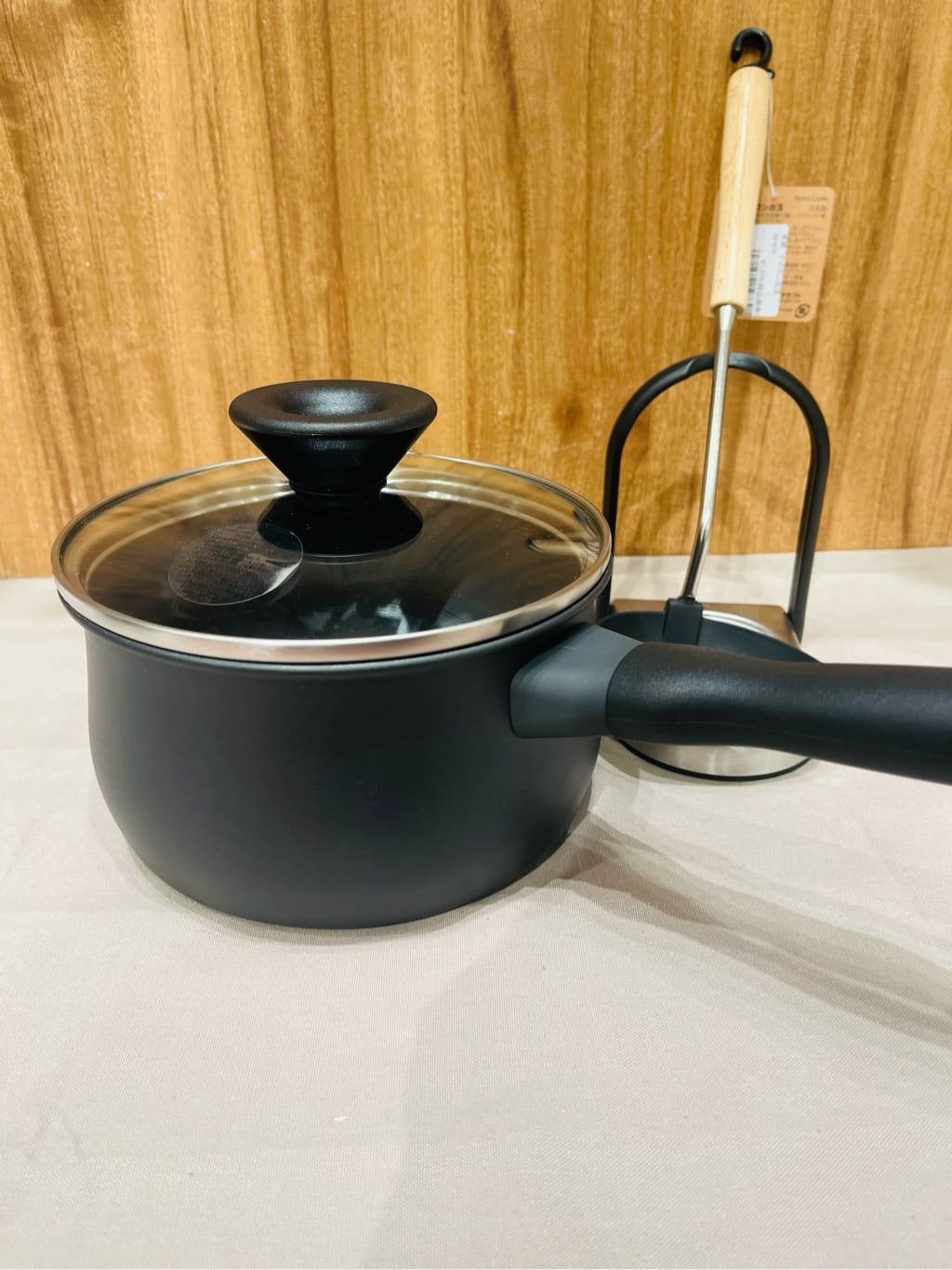トミーさんの「212 KITCHEN STORE｜ミッドナイト片手鍋 16cm ＜MEYER マイヤー＞」を使ったコーディネート