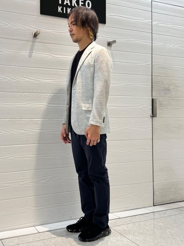 井出恭輔さんの「TAKEO KIKUCHI｜【尾州織】リネンブレンド メッシュ ジャケット」を使ったコーディネート