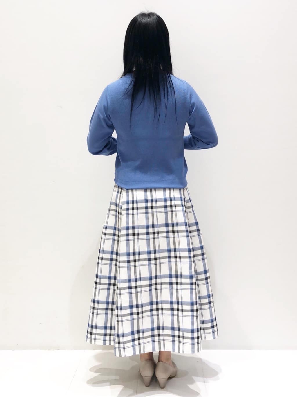 ゅぅさんの「grove｜【ふわっと心地よい足入れ】やわここち(R)Vカットパンプス」を使ったコーディネート