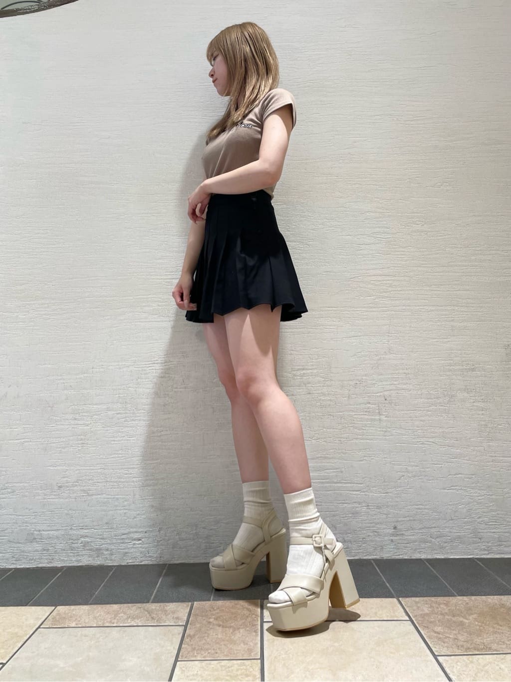 manamiさんの「ESPERANZA｜◆【ラク盛り／サンダル】リピーター続出／脚長美脚　ラク盛り厚底サンダル　24年Ver」を使ったコーディネート