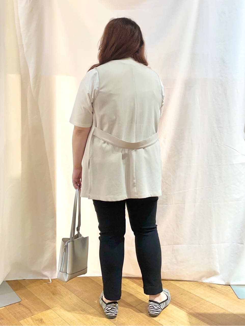 Risaさんの「SHOO･LA･RUE｜【SS-3L/無理せずスリム】 ぐんぐん伸びる イージーテーパードパンツ」を使ったコーディネート