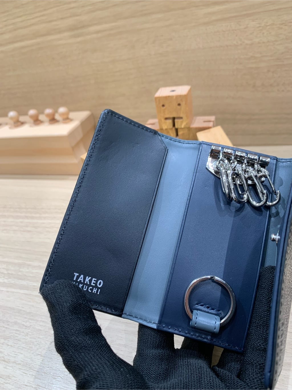 よぴさんの「TAKEO KIKUCHI｜配色型押しレザー 長財布」を使ったコーディネート