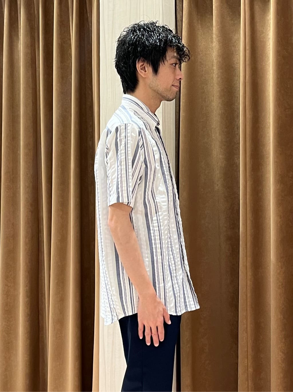 URAさんの「TAKEO KIKUCHI｜【オフィスカジュアル対応】ドレス チノパンツ」を使ったコーディネート