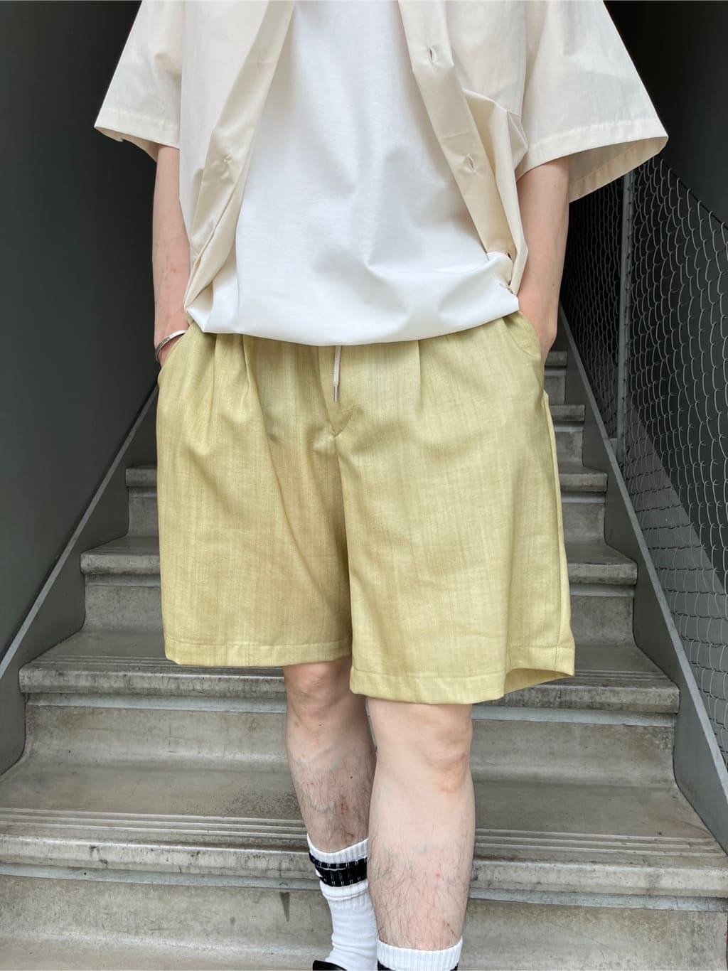 Shintaroさんの「TAKEO KIKUCHI｜【抗菌防臭／5サイズ展開】ハイゲージポンチ Tシャツ」を使ったコーディネート
