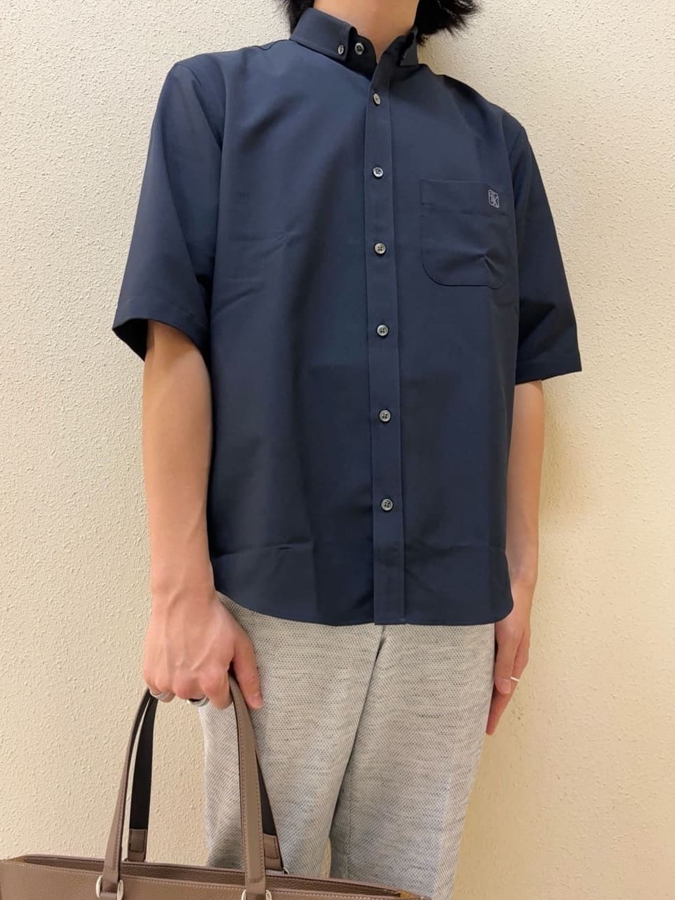 及川さんの「TAKEO KIKUCHI｜【尾州織】リネンブレンド メッシュパンツ」を使ったコーディネート