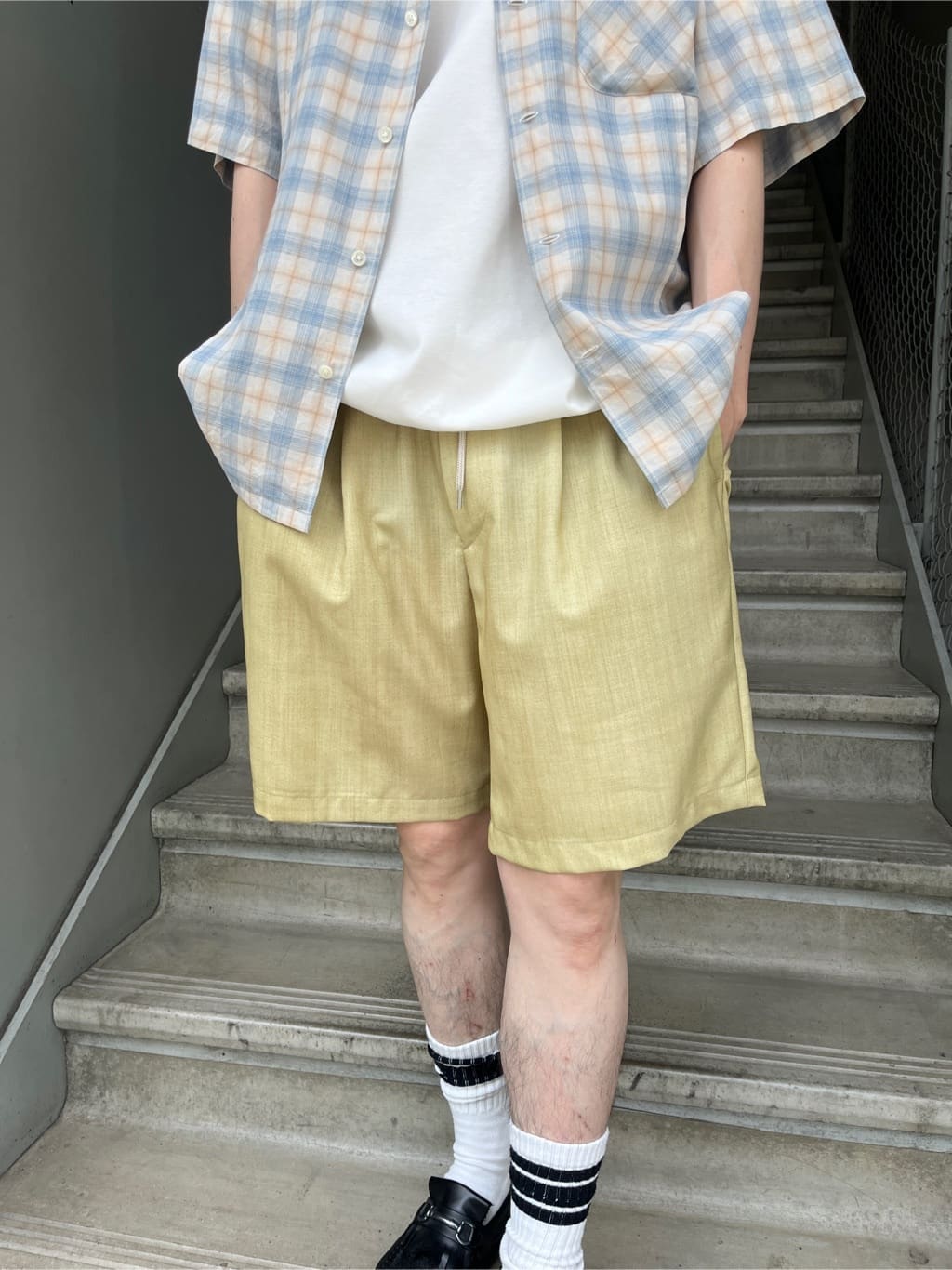 Shintaroさんの「TAKEO KIKUCHI｜【抗菌防臭／5サイズ展開】ハイゲージポンチ Tシャツ」を使ったコーディネート