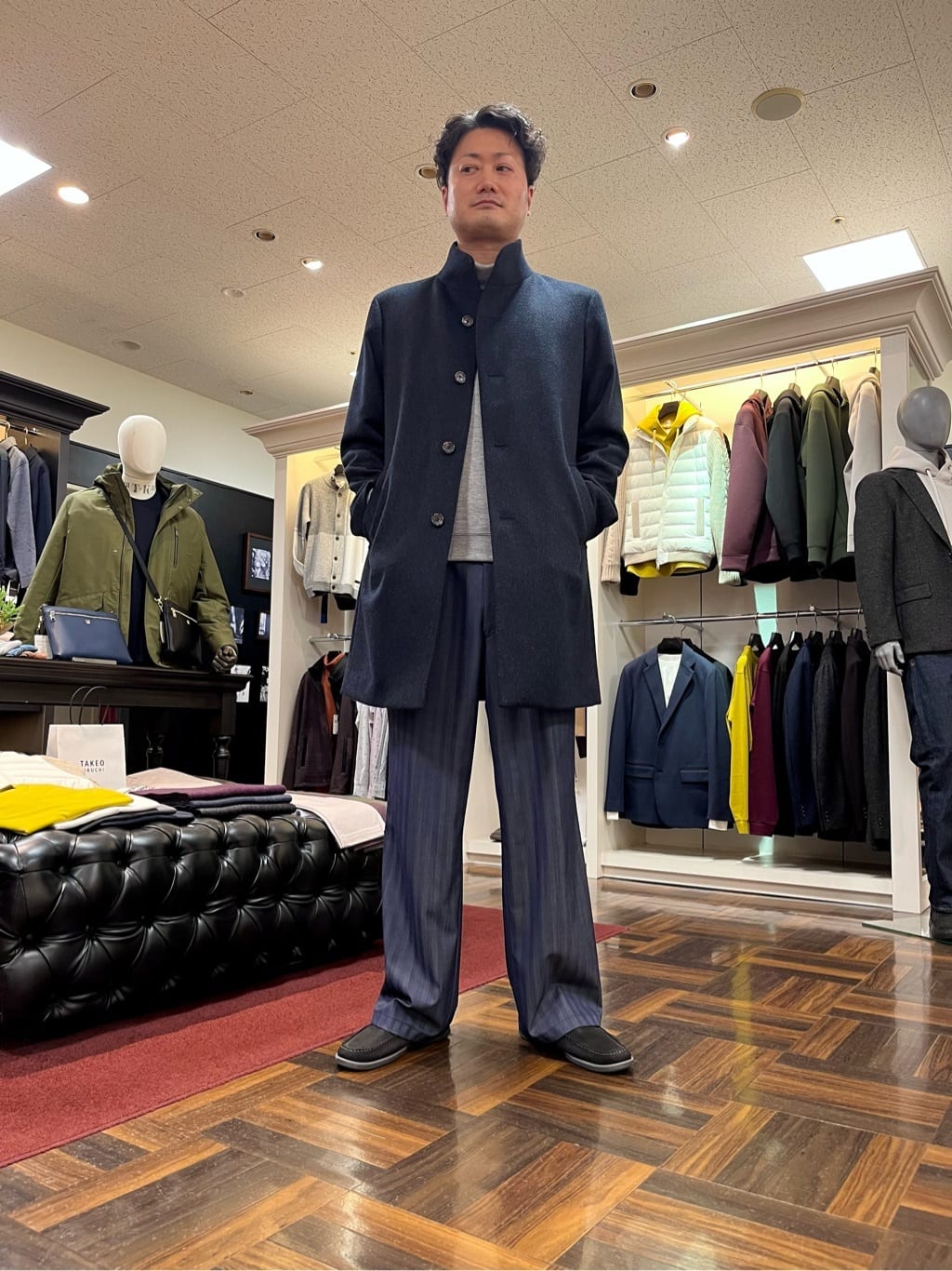 晃さんの「TAKEO KIKUCHI｜【ウールカシミヤブレンド】ビーバー調 スタンドカラー コート」を使ったコーディネート