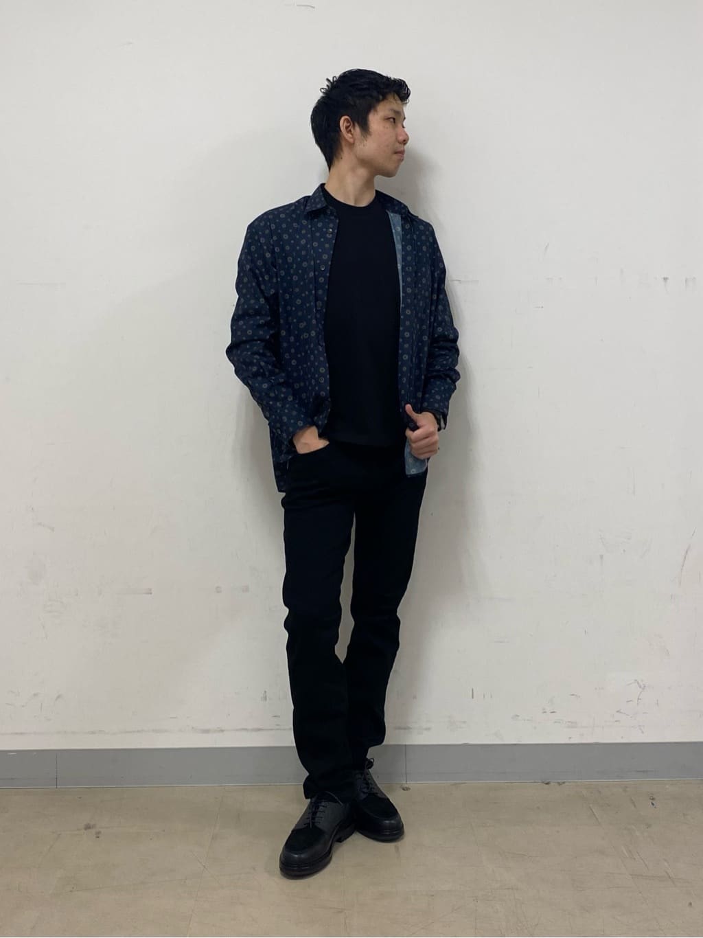 shoumaさんの「TAKEO KIKUCHI｜【Sサイズ～】ストレッチ デニム パンツ」を使ったコーディネート