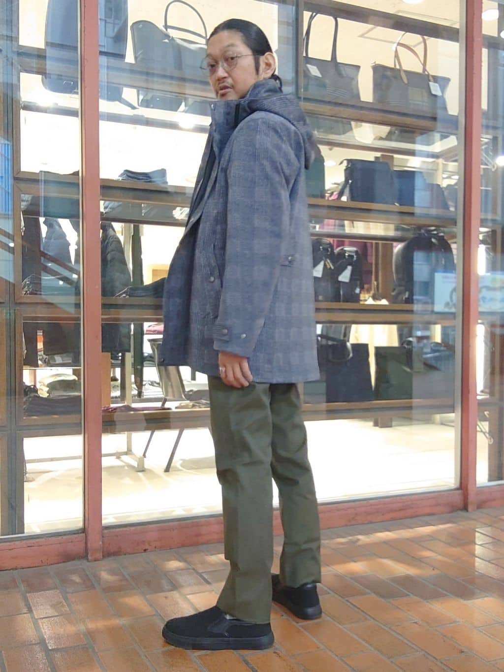 かしげるさんの「TAKEO KIKUCHI｜【全7サイズ&times;8色展開！】トップマルチヘリンボン パンツ」を使ったコーディネート