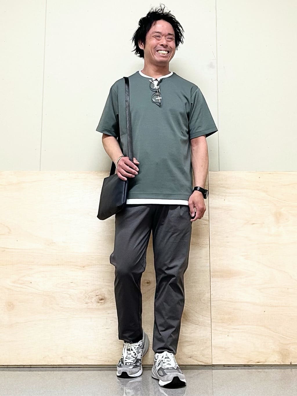 KENJI Iさんの「THE SHOP TK｜サフィアーノミニサコッシュ」を使ったコーディネート