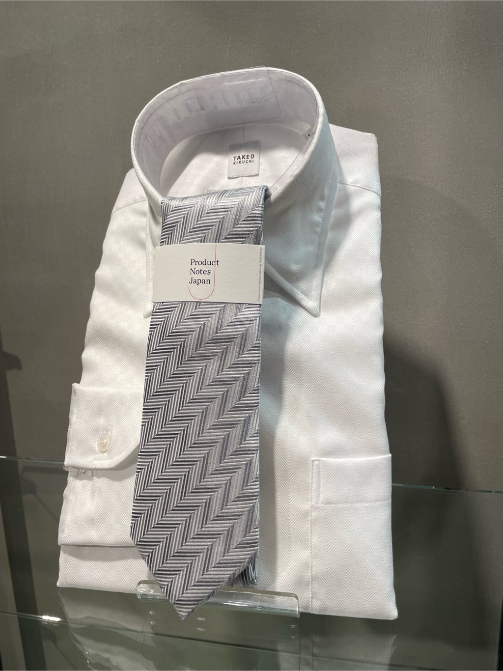 中村さんの「TAKEO KIKUCHI｜【Made in JAPAN】矢絣（やがすり）シルクネクタイ」を使ったコーディネート