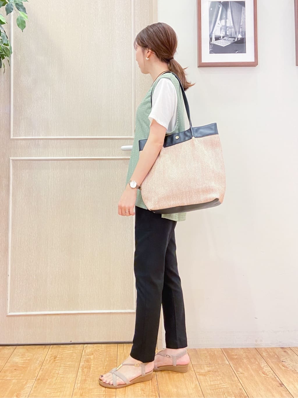 なみさんの「SHOO･LA･RUE｜【SS-3L/無理せずスリム】 ぐんぐん伸びる イージーテーパードパンツ」を使ったコーディネート