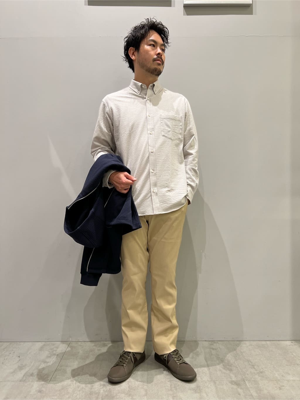 SHOTAさんの「TAKEO KIKUCHI｜【抗菌防臭/シーズンレス】シアサッカー ジャージシャツ」を使ったコーディネート