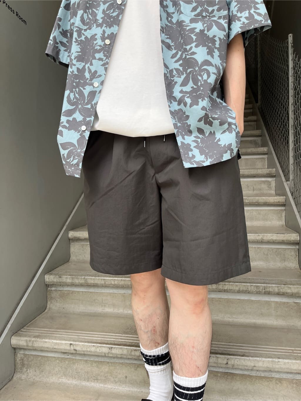 Shintaroさんの「TAKEO KIKUCHI｜【抗菌防臭／5サイズ展開】ハイゲージポンチ Tシャツ」を使ったコーディネート