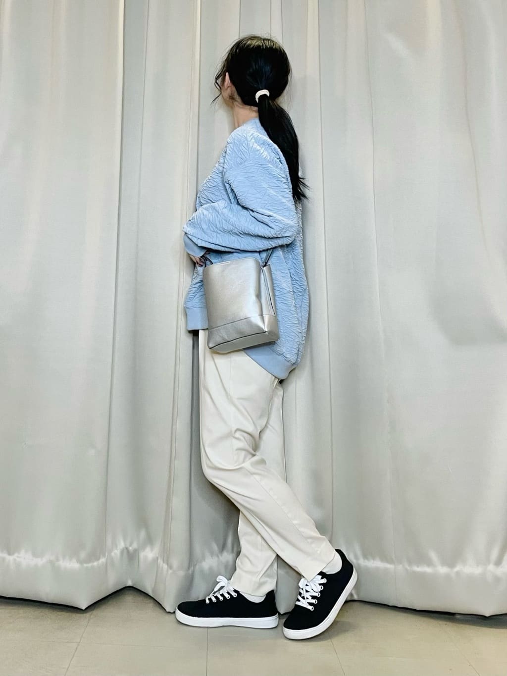 かのさんの「SHOO･LA･RUE｜【洗える/SS-3L】すっきりキレイにかっこよく 大人のテーパードパンツ」を使ったコーディネート