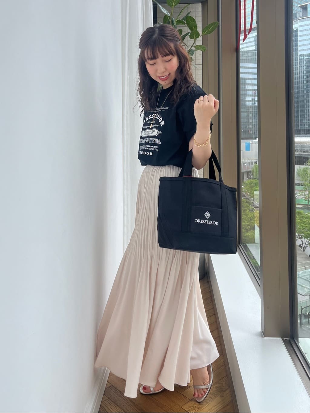 つじ まこさんの「DRESSTERIOR｜チェーンブレスレット」を使ったコーディネート