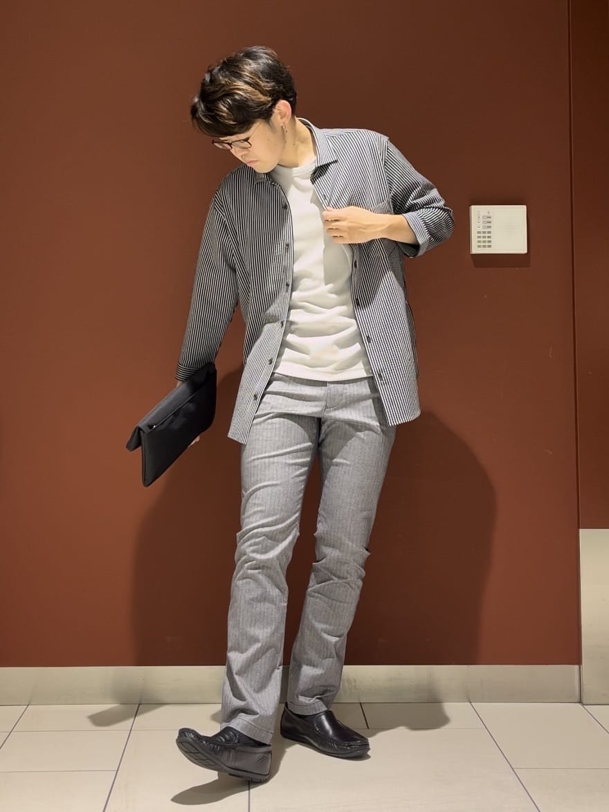ジュンさんの「TAKEO KIKUCHI｜【Made in JAPAN】播州織 ヘリンボン ストレート パンツ」を使ったコーディネート
