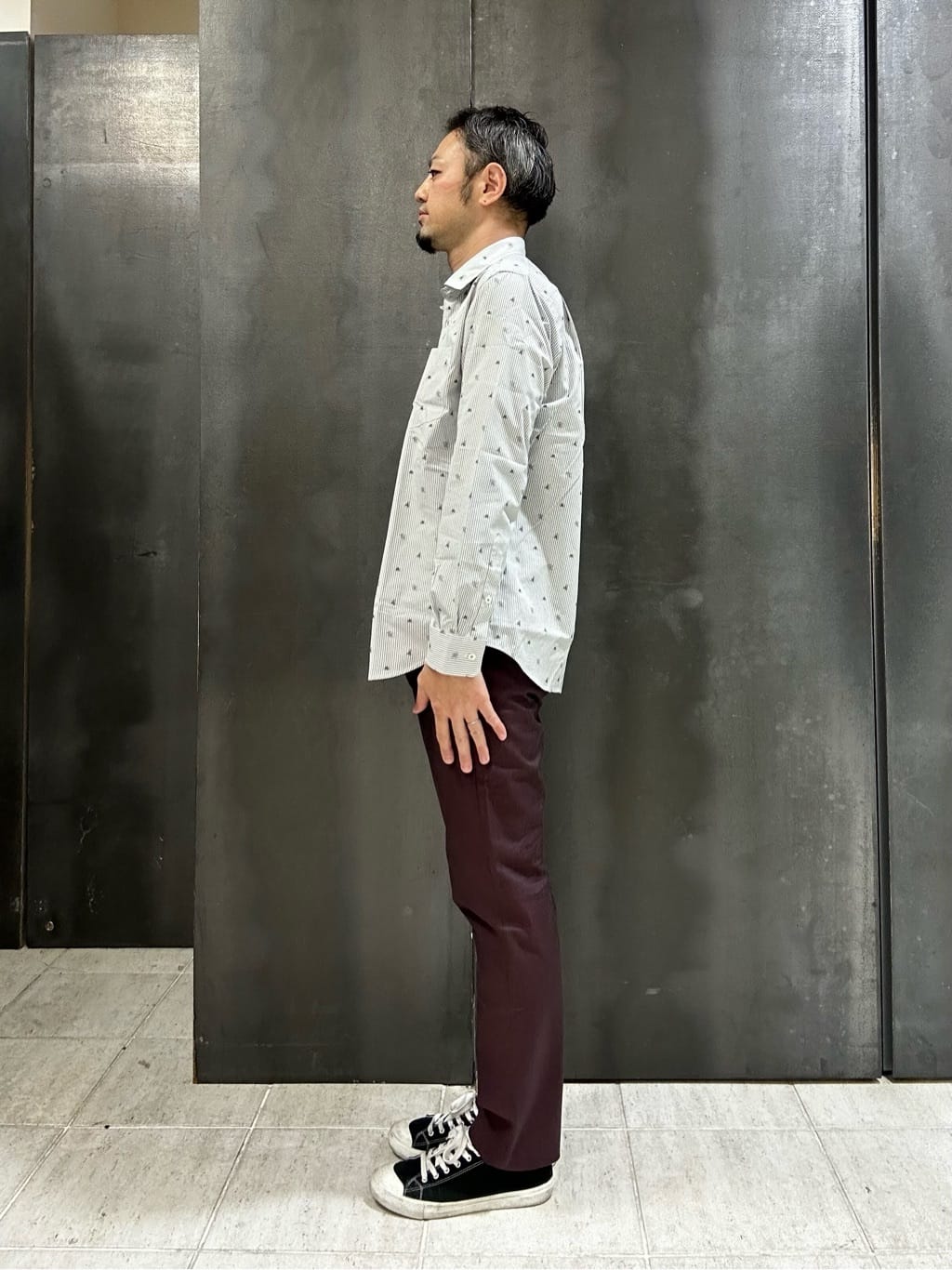 coheyさんの「TAKEO KIKUCHI｜【全7サイズ&times;8色展開！】トップマルチヘリンボン パンツ」を使ったコーディネート
