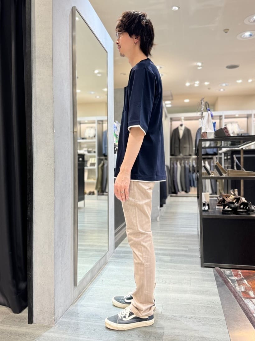 よっしーさんの「TAKEO KIKUCHI｜【Made in JAPAN】播州織 ヘリンボン ストレート パンツ」を使ったコーディネート