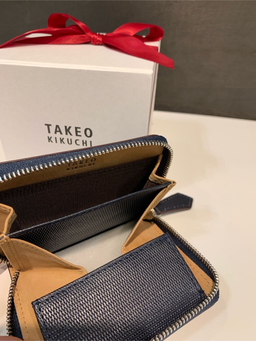 木村剛さんの「TAKEO KIKUCHI｜【ソフト＆ナチュラル】ミニメッシュ レザー 名刺入れ」を使ったコーディネート