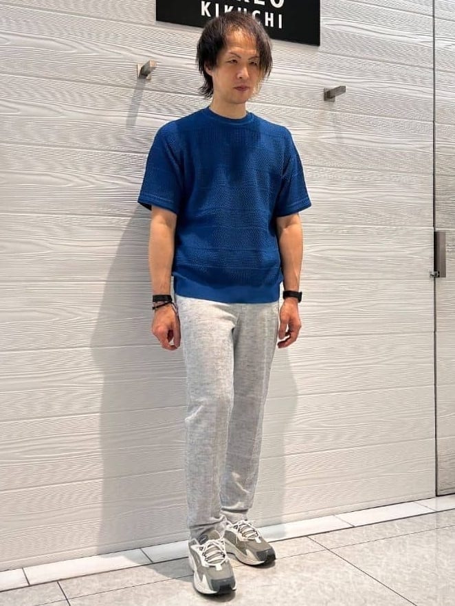 井出恭輔さんの「TAKEO KIKUCHI｜【尾州織】リネンブレンド メッシュパンツ」を使ったコーディネート