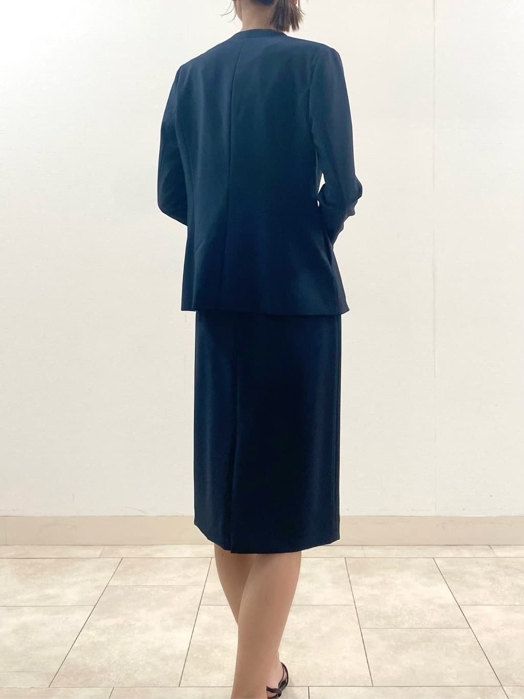 shioriさんの「INDIVI｜【洗える/UVケア/エコ/日本製】ストレッチ ストレートスカート」を使ったコーディネート