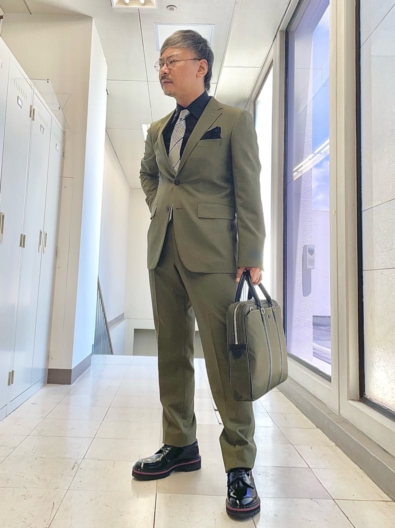 MAKOTO AIさんの「TAKEO KIKUCHI｜【Made in JAPAN】ブロード レギュラーカラー ドレスシャツ」を使ったコーディネート