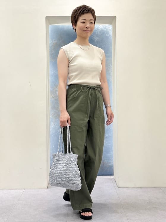 シュウコさんの「grove｜＜Lee&times;grove（別注色あり）＞ PAINTER PANTS」を使ったコーディネート