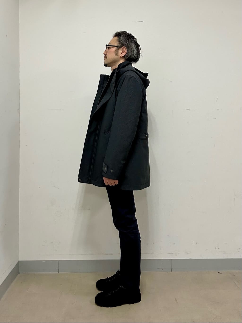 coheyさんの「TAKEO KIKUCHI｜【全7サイズ&times;8色展開！】トップマルチヘリンボン パンツ」を使ったコーディネート