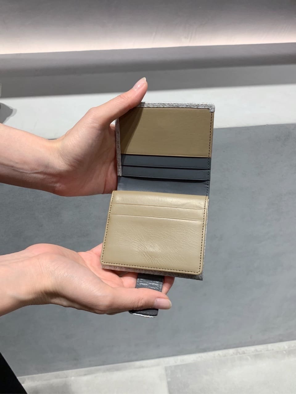 Kさんの「HIROKO HAYASHI｜DAMASCO（ダマスコ）長財布ミニ」を使ったコーディネート