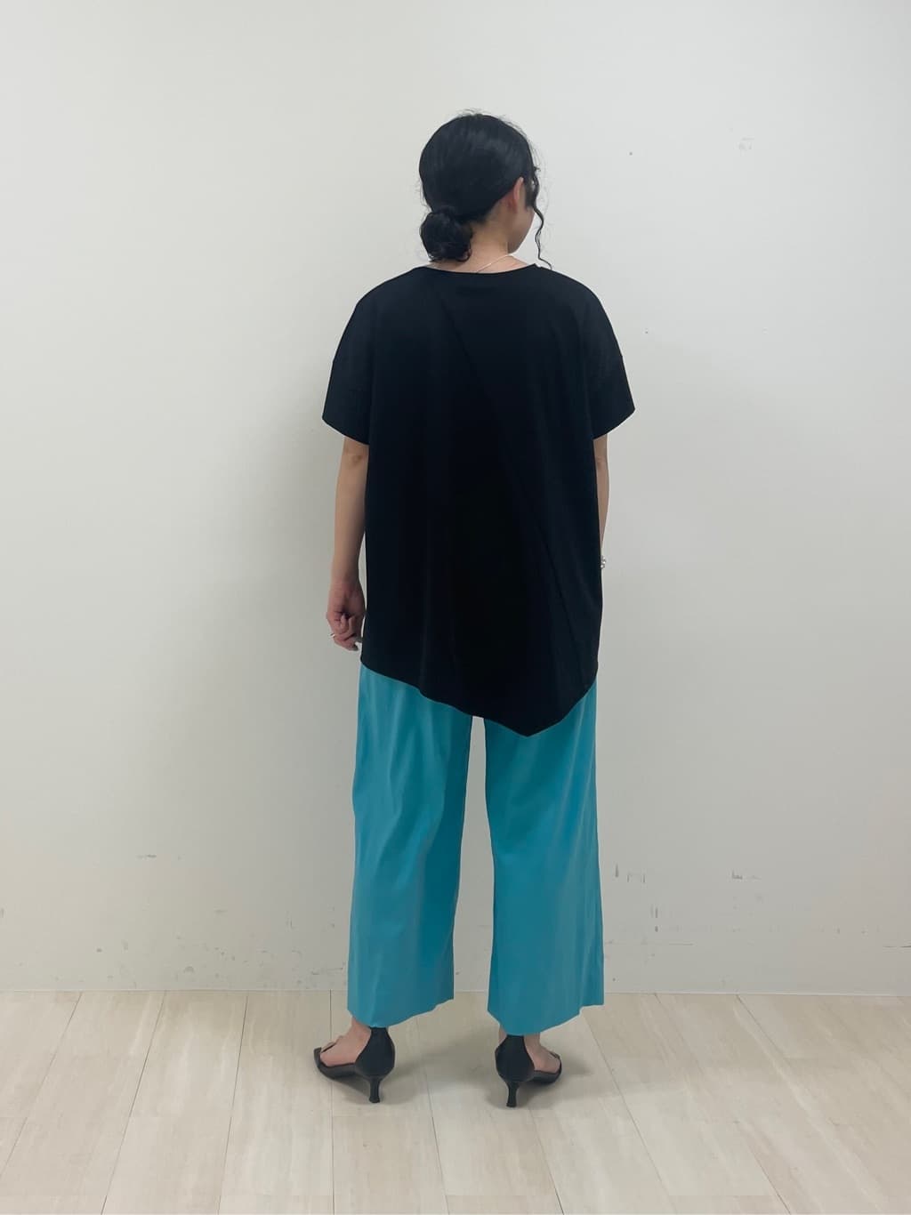 kanaさんの「INDIVI｜【褒められパンツ／洗える／ウエストゴム】ワイドタックパンツ」を使ったコーディネート