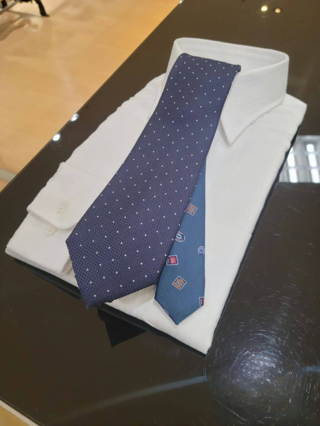 白木駆さんの「TAKEO KIKUCHI｜【Made in JAPAN】ドビーストライプ ドレス シャツ」を使ったコーディネート
