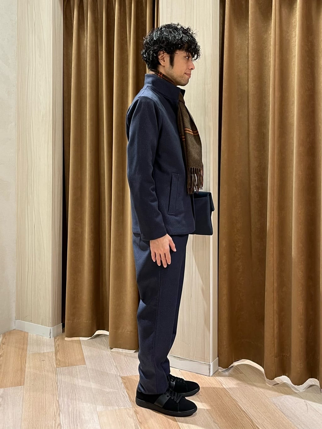 URAさんの「TAKEO KIKUCHI｜【DOWN FABRIC】ダウンファブリック スタンドカラーブルゾン」を使ったコーディネート