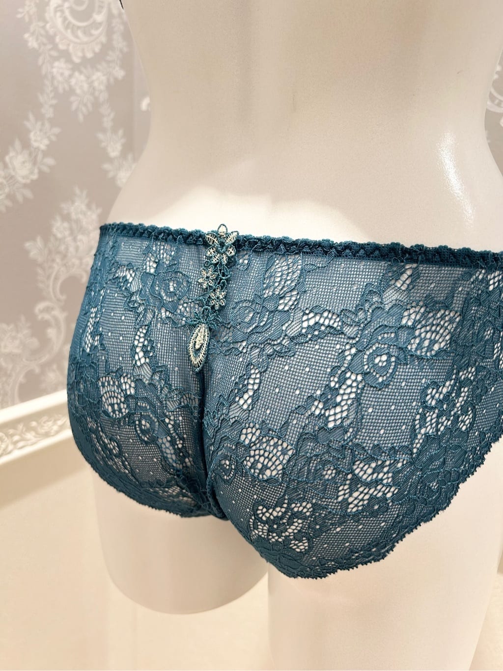 hachiさんの「Risa Magli｜スカイラー ブラジャー（B-D）＜V Make Type＞」を使ったコーディネート