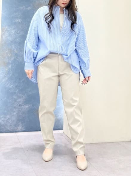 まおさんの「grove｜【ふわっと心地よい足入れ】やわここち(R)Vカットパンプス」を使ったコーディネート