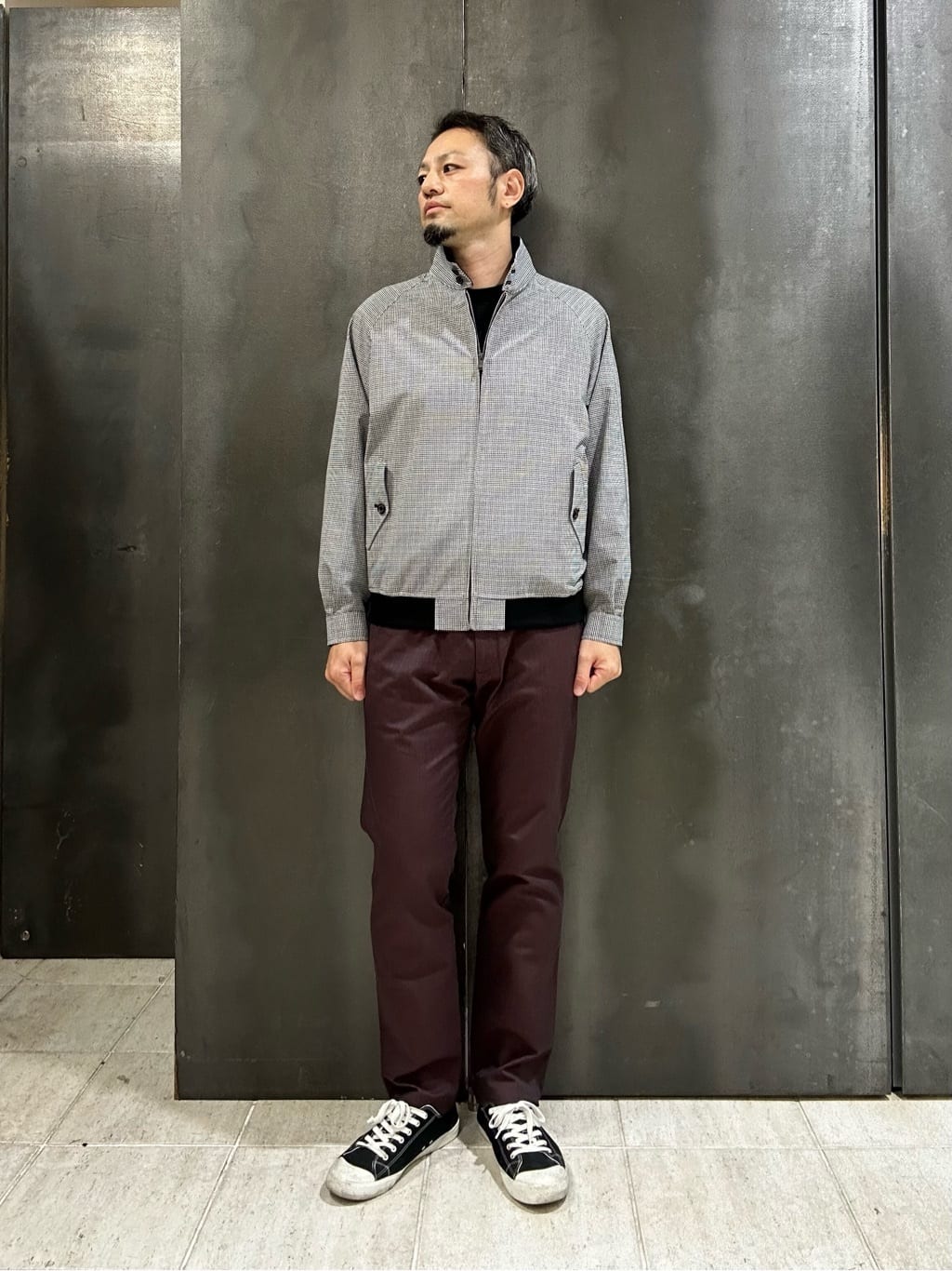 coheyさんの「TAKEO KIKUCHI｜【全7サイズ&times;8色展開！】トップマルチヘリンボン パンツ」を使ったコーディネート