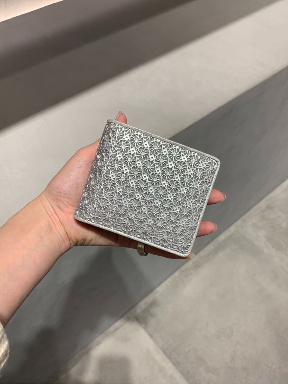 Kさんの「HIROKO HAYASHI｜GIRASOLE（ジラソーレ）二つ折り財布」を使ったコーディネート