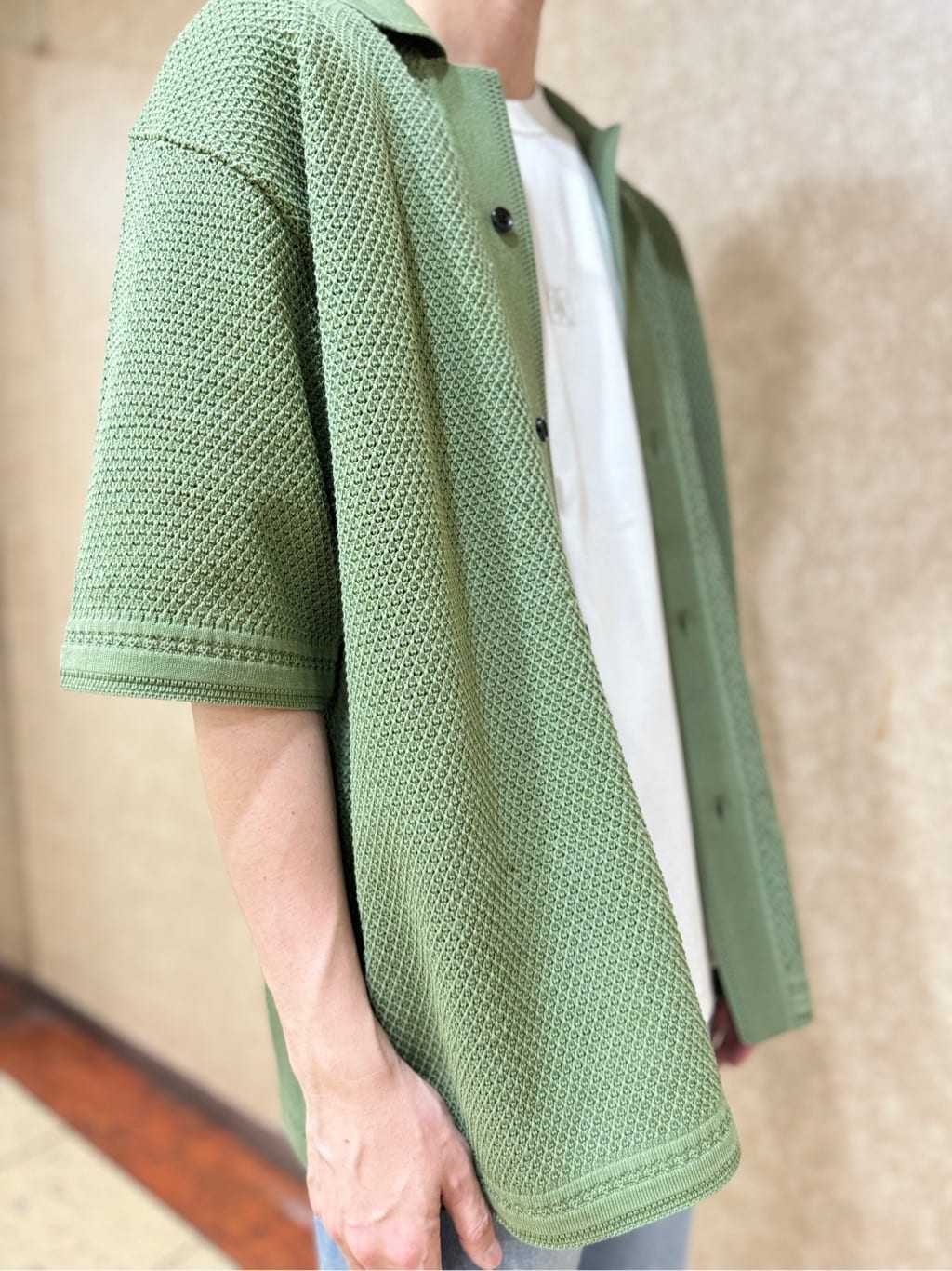 よっしーさんの「TAKEO KIKUCHI｜【刺繍ロゴT】スムース ワンポイント Tシャツ」を使ったコーディネート