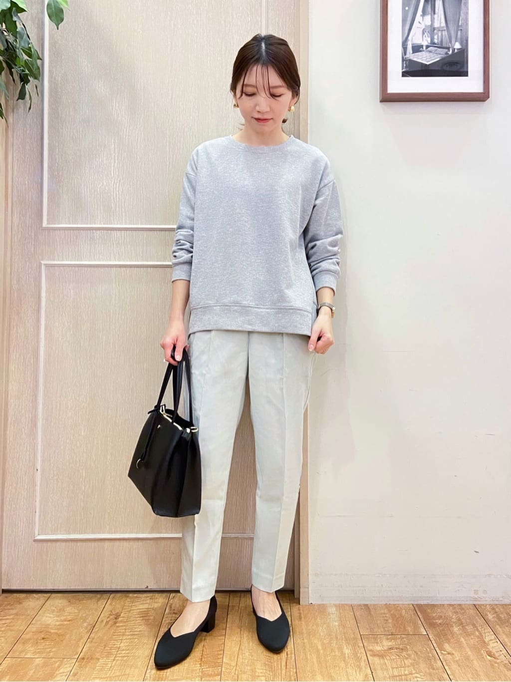 なみさんの「SHOO･LA･RUE｜【洗える/SS-3L】すっきりキレイにかっこよく 大人のテーパードパンツ」を使ったコーディネート