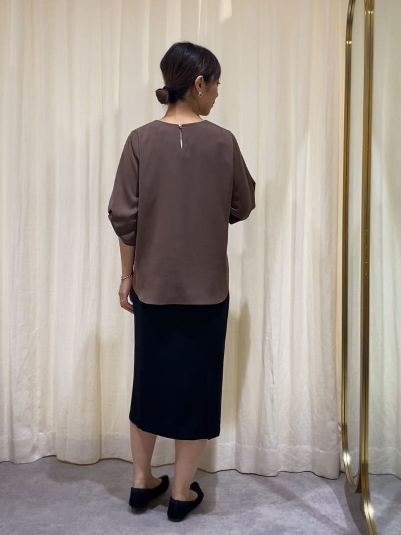 𝑹𝑶𝑴𝑰さんの「INDIVI｜」を使ったコーディネート
