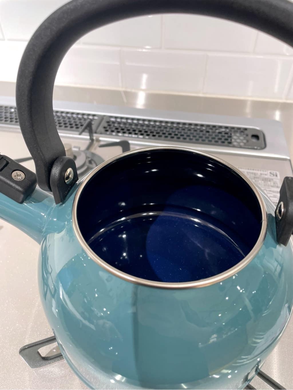 まのちゃんさんの「212 KITCHEN STORE｜コットン 笛吹きケトル 1.6L スモークブルー ＜富士ホーロー＞」を使ったコーディネート