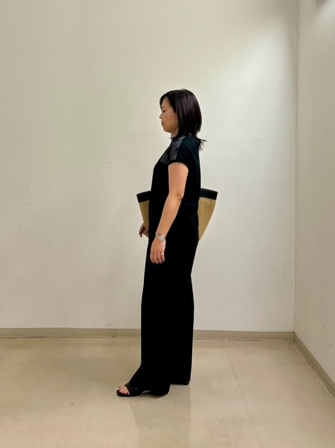 Akiさんの「INDIVI｜【褒められパンツ／洗える／ウエストゴム】ワイドタックパンツ」を使ったコーディネート