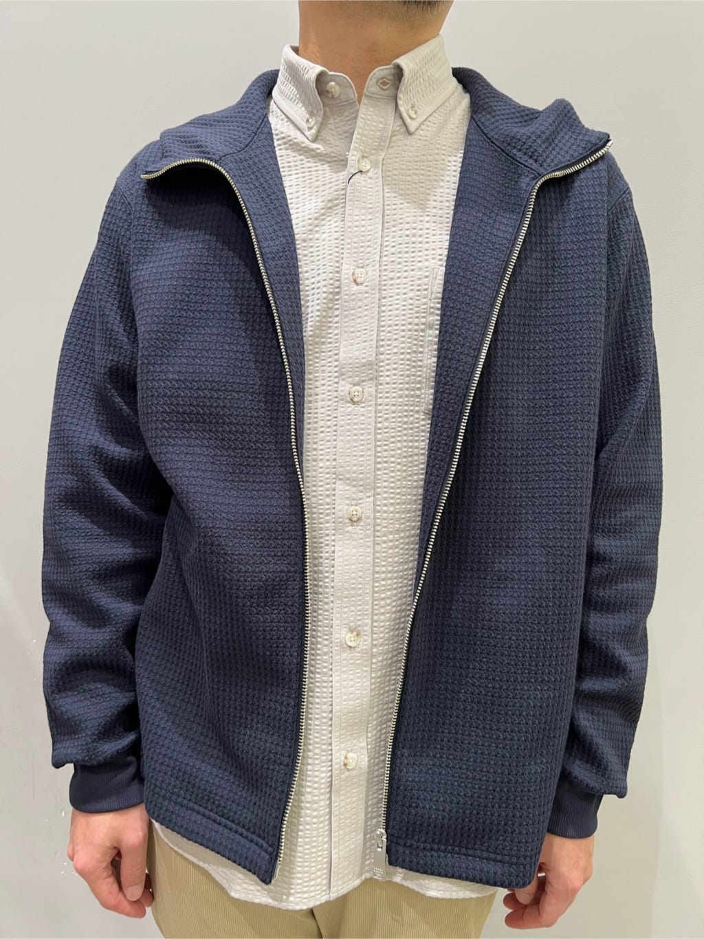 SHOTAさんの「TAKEO KIKUCHI｜【抗菌防臭/シーズンレス】シアサッカー ジャージシャツ」を使ったコーディネート