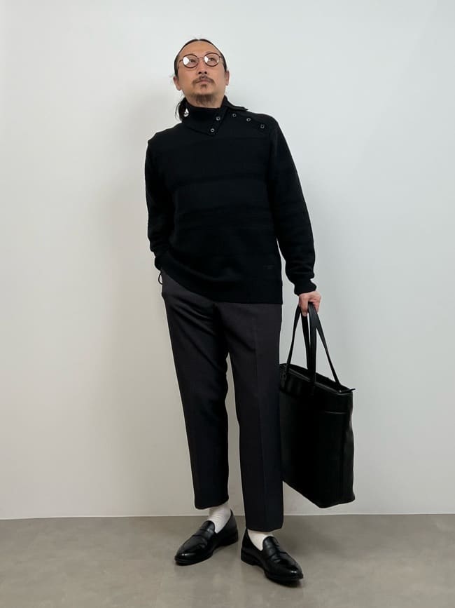川口(髭長髪)さんの「TAKEO KIKUCHI｜コインローファー」を使ったコーディネート