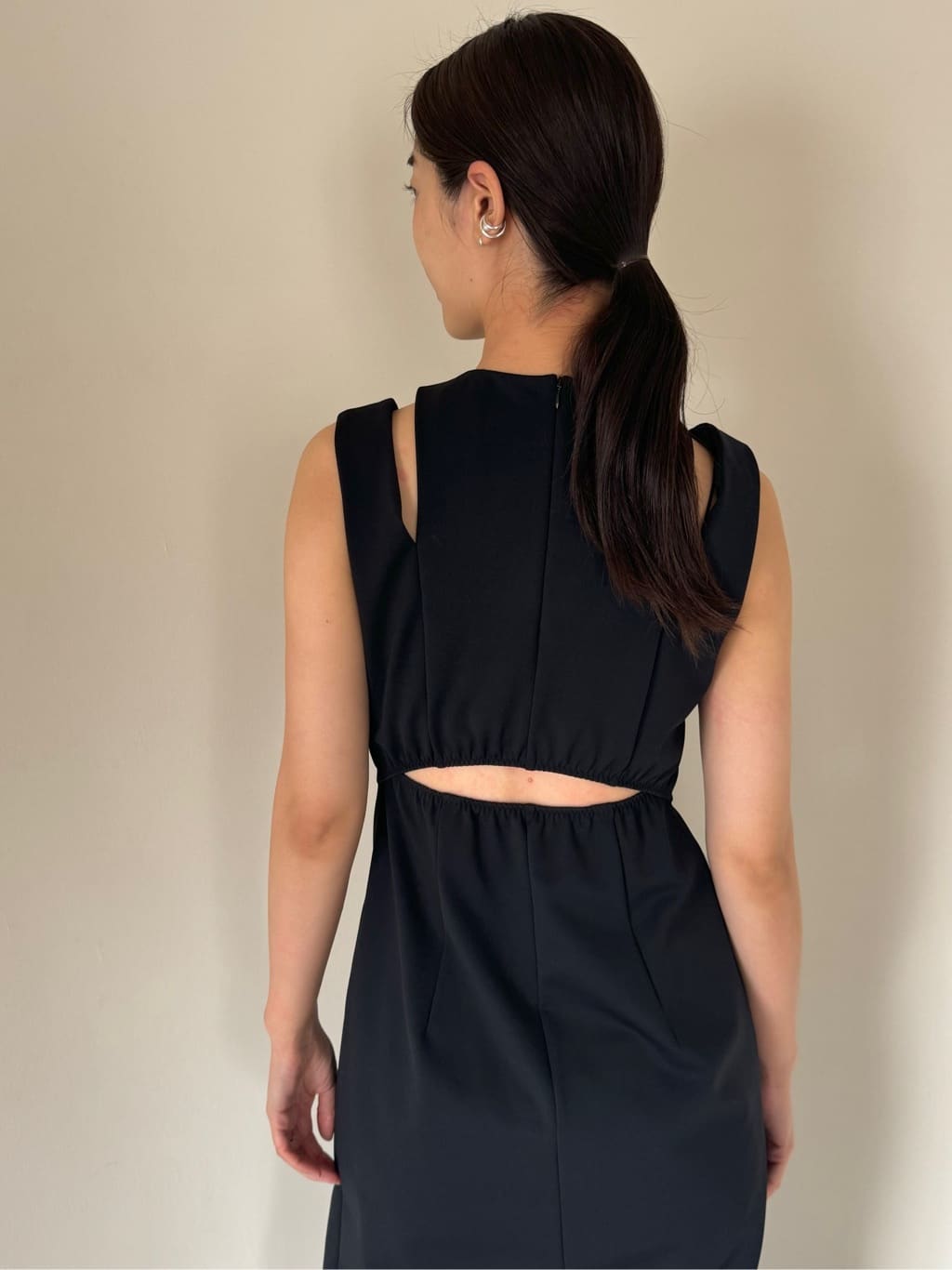 uchi__yamaさんの「CODE A｜slit jersey dress」を使ったコーディネート