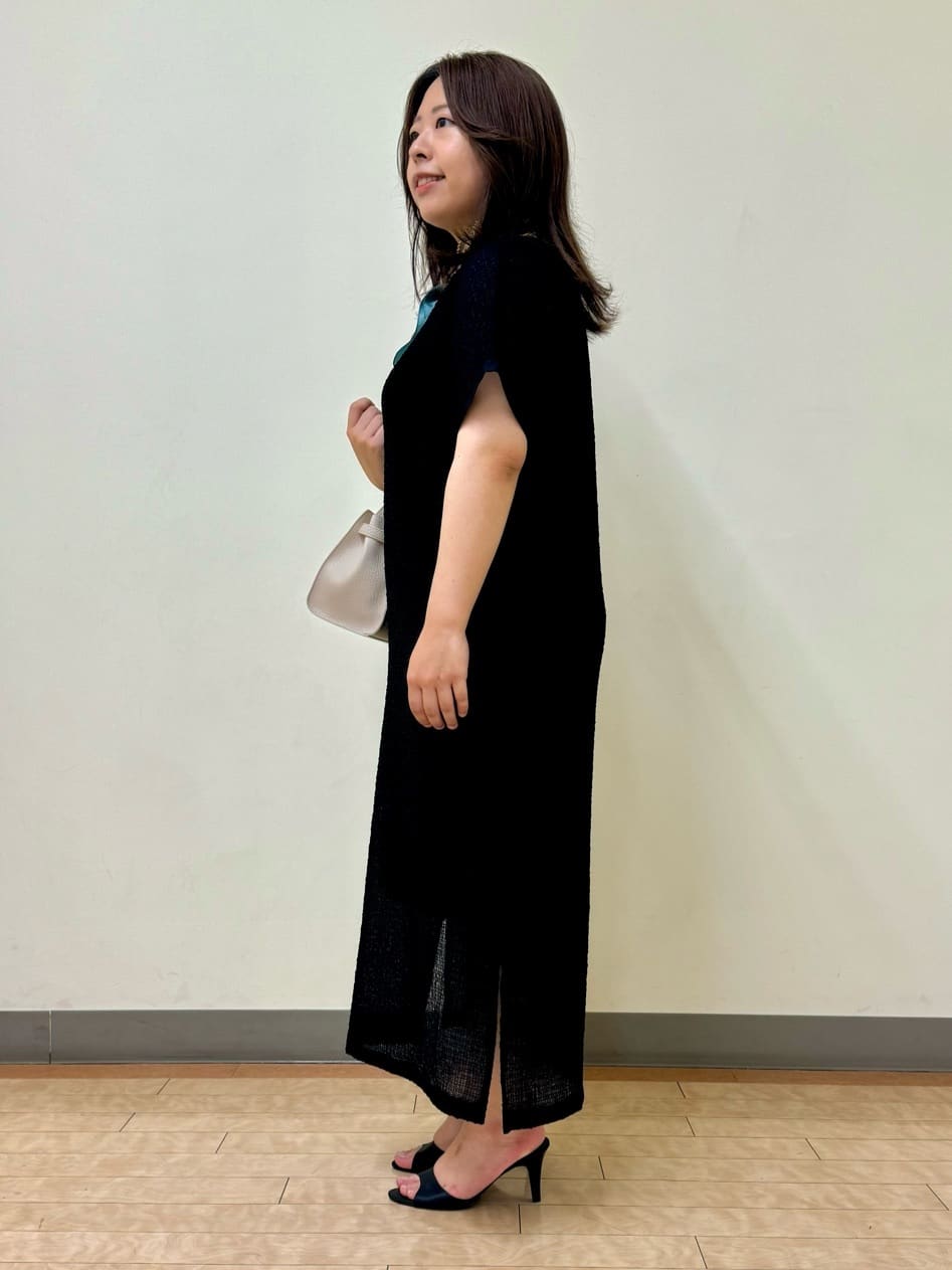 katoさんの「UNTITLED｜【手洗い／58cm正方形】ベルトプリントスカーフ」を使ったコーディネート