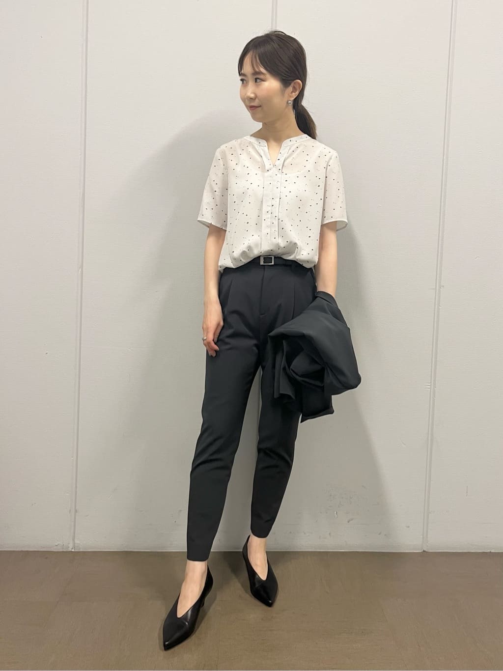 shokoさんの「INDIVI｜【洗える/UVケア/エコ/日本製】ストレッチ ストレートスカート」を使ったコーディネート